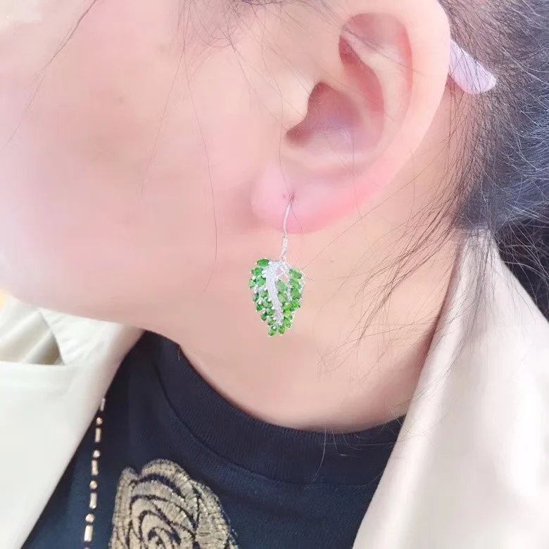 Luxurious Leaf shape Natural Diopside Drop Earrings for Women Party more Genuine gems Fine Eardrop jewelry 925 Solid Silver #593
Luxurious Leaf shape Natural Diopside Drop Earrings for Women Party more Genuine gems Fine Eardrop jewelry 925 Solid Silver #593
