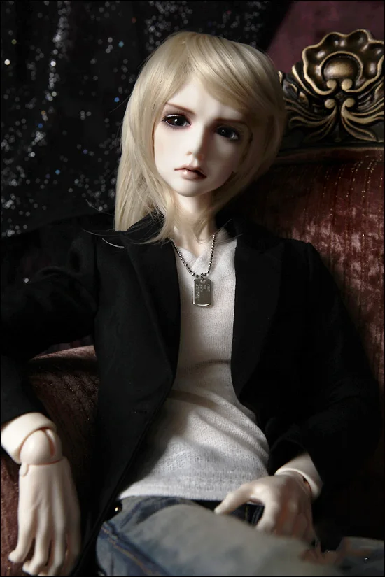 1/3 scale nude BJD boy SD Joint doll Resin model toy gift,not include clothes,shoes,wig and other accessories D2016
1/3 scale nude BJD boy SD Joint doll Resin model toy gift,not include clothes,shoes,wig and other accessories D2016