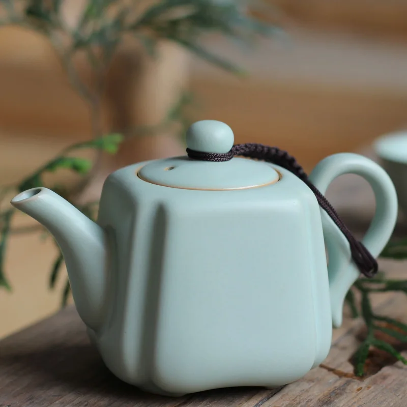 Light blue Chinese tea pot handmade ceramic teapot simple and classical traditional china culture art porcelain
Light blue Chinese tea pot handmade ceramic teapot simple and classical traditional china culture art porcelain