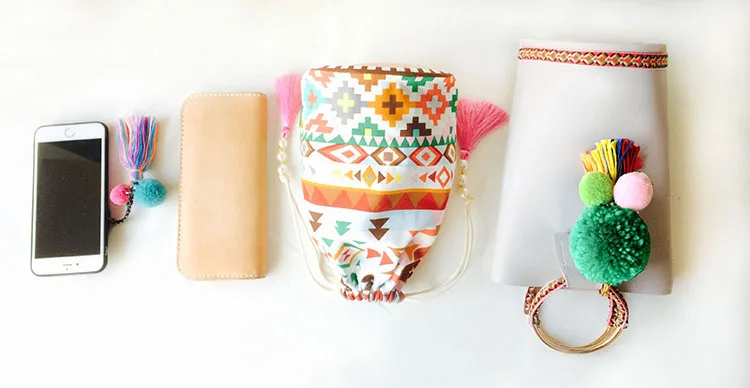LilyHood Women Composite Handle Tote Bags Female Boho Chic Tribal Ibiza Gypsy PU Leather Pom Pom Fringe Cute Small Shoulder Bag
LilyHood Women Composite Handle Tote Bags Female Boho Chic Tribal Ibiza Gypsy PU Leather Pom Pom Fringe Cute Small Shoulder Bag
