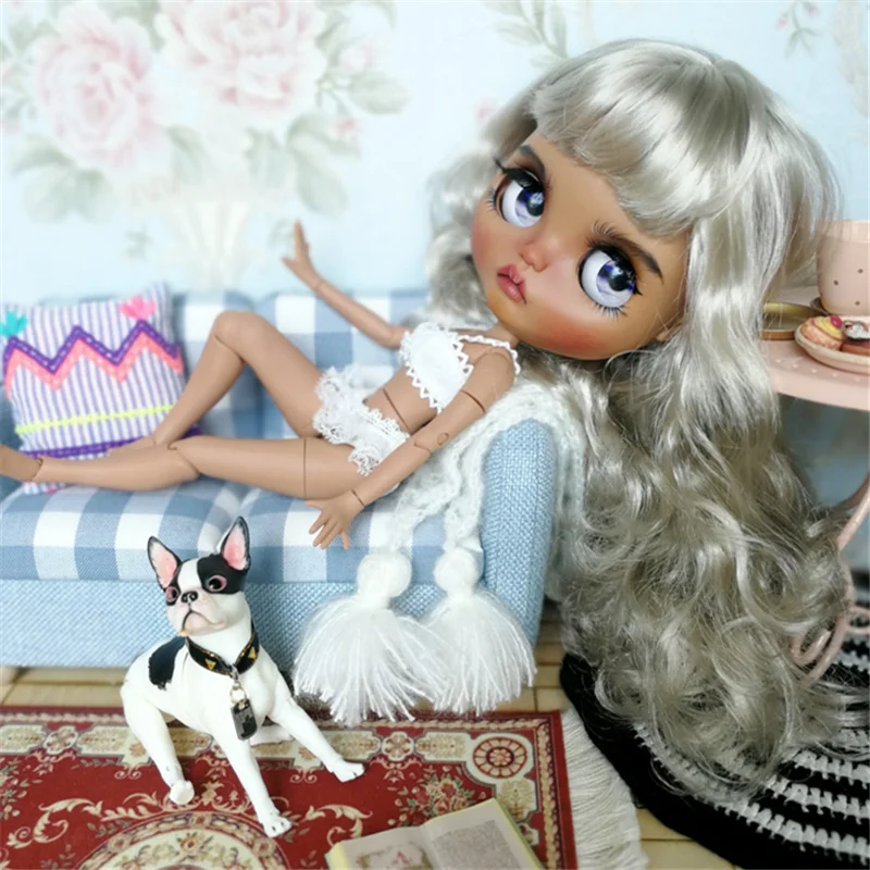 Кукла Blythe шарнирная, 1/6, 30 см, с седыми, серебристыми волосами и темной кожей
Кукла Blythe шарнирная, 1/6, 30 см, с седыми, серебристыми волосами и темной кожей