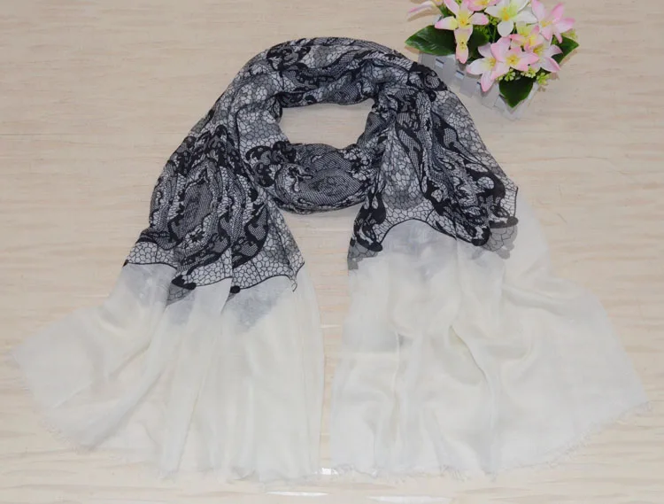Womens scarfs fashionable,silk scarf,floral lace print,High quality cotton Skull prin scarf,Muslim hijab,wrap,shawl and scarves
Womens scarfs fashionable,silk scarf,floral lace print,High quality cotton Skull prin scarf,Muslim hijab,wrap,shawl and scarves