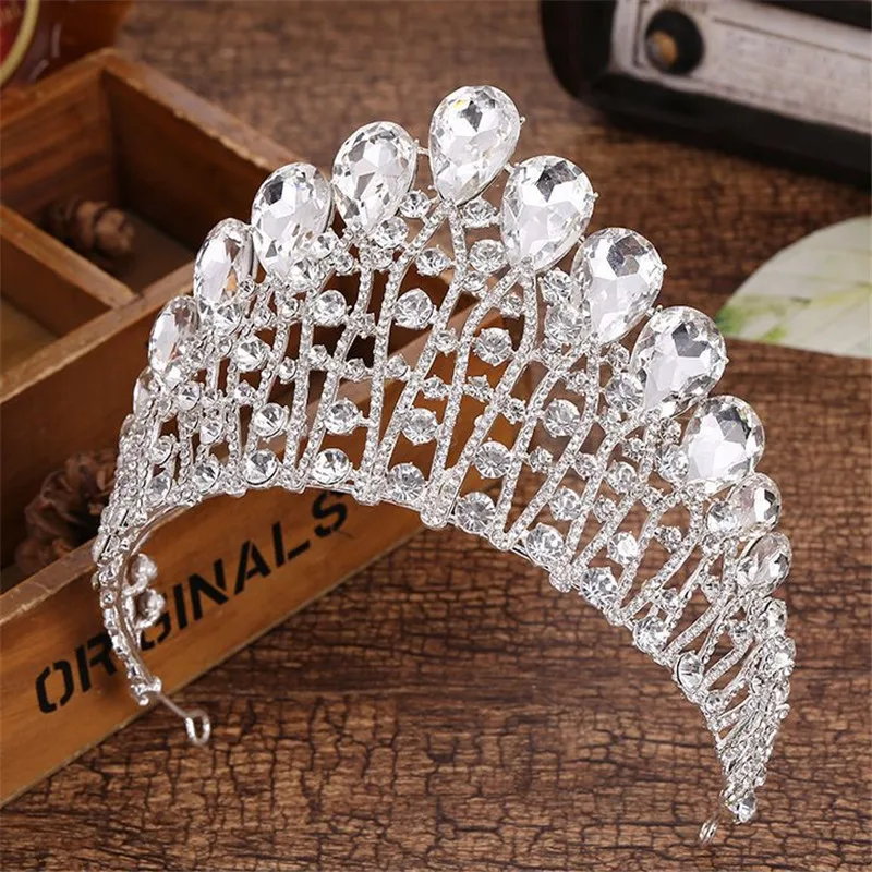 18 Design Crystal Crown Tiara Wedding Hair Accessories Bride Statement Big Prom King Round Elegant Queen Pageant Hair Jewelry
18 Design Crystal Crown Tiara Wedding Hair Accessories Bride Statement Big Prom King Round Elegant Queen Pageant Hair Jewelry