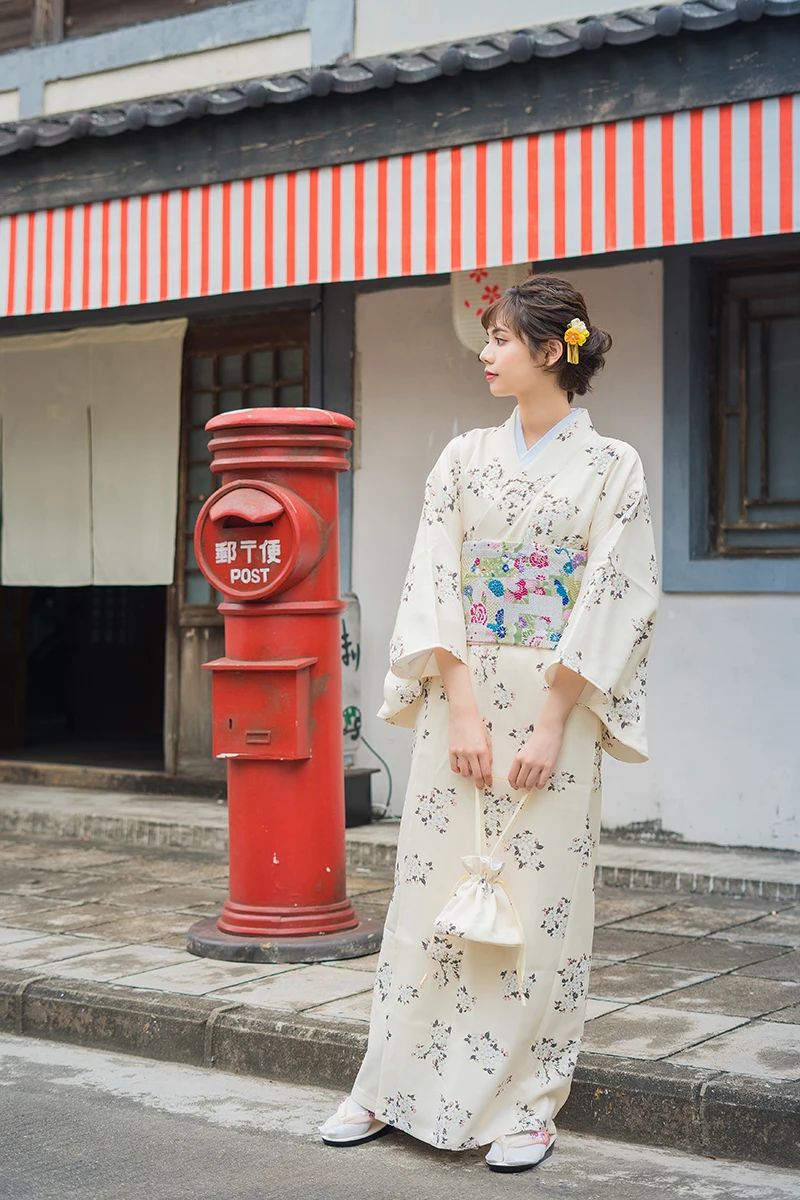 High Quality Japanese Women Kimono Print Floral Vintage Yukata With Obi Girl Cosplay Costume Elegant Evening Dress Gown S M 
High Quality Japanese Women Kimono Print Floral Vintage Yukata With Obi Girl Cosplay Costume Elegant Evening Dress Gown S M
