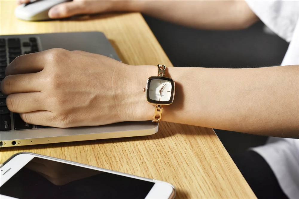 REBIRTH Fashion Watch Women Rose Gold Bracelet Watch Luxury Jewelry Ladies Female Girl Hour Casual Quartz Wristwatches set
REBIRTH Fashion Watch Women Rose Gold Bracelet Watch Luxury Jewelry Ladies Female Girl Hour Casual Quartz Wristwatches set