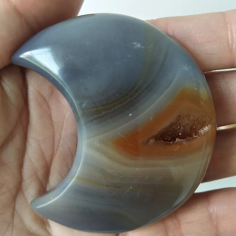 A Natural stones and crystals cristal tThe shape of the moon agate crystal cluster home decor palm stone very beautifulThe
A Natural stones and crystals cristal tThe shape of the moon agate crystal cluster home decor palm stone very beautifulThe