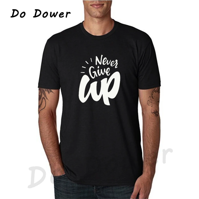 "Never Give Up" с буквенным принтом футболки для мужчин Футболки короткими