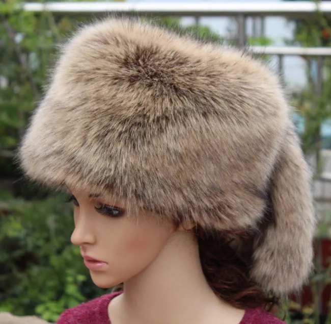 2018 Europe and United States thickened warm faux fox fur flat hat faux fur hat tail cap Ear protector Winter female Bomber Hats
2018 Europe and United States thickened warm faux fox fur flat hat faux fur hat tail cap Ear protector Winter female Bomber Hats