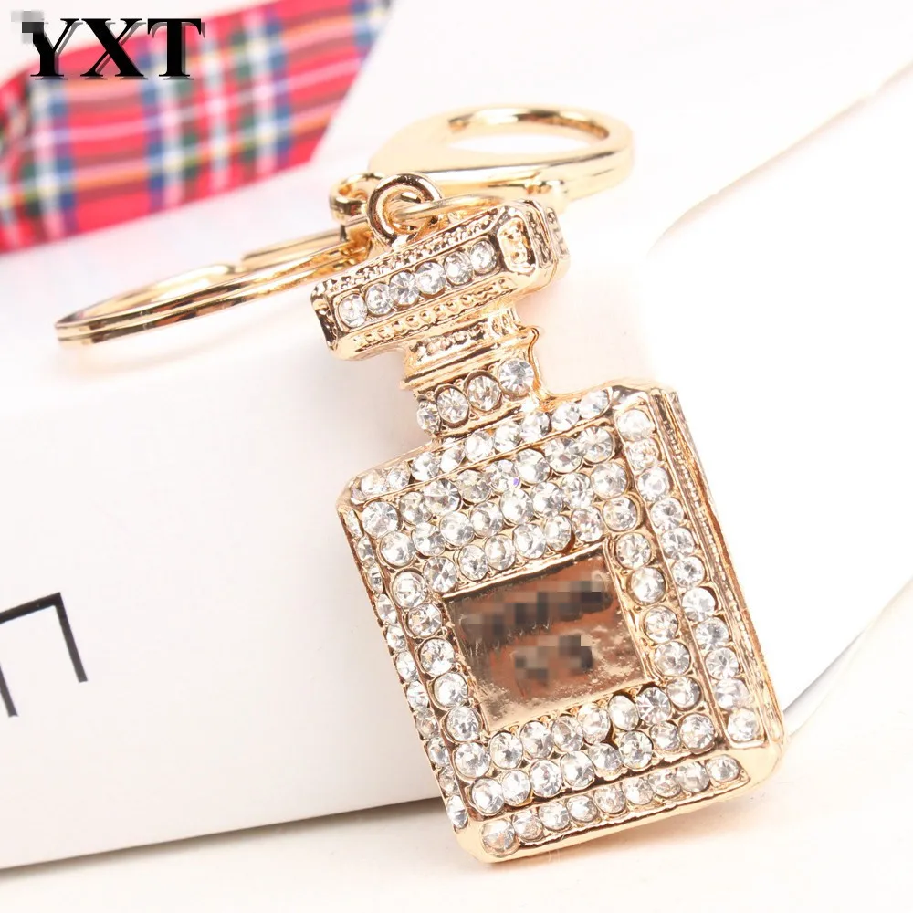 Elegant Square Perfume Bottle Car Keyring Lovely Hangtag Pendant Women Rhinestone Crystal Purse Bag Key Chain Delicate Gift
Elegant Square Perfume Bottle Car Keyring Lovely Hangtag Pendant Women Rhinestone Crystal Purse Bag Key Chain Delicate Gift