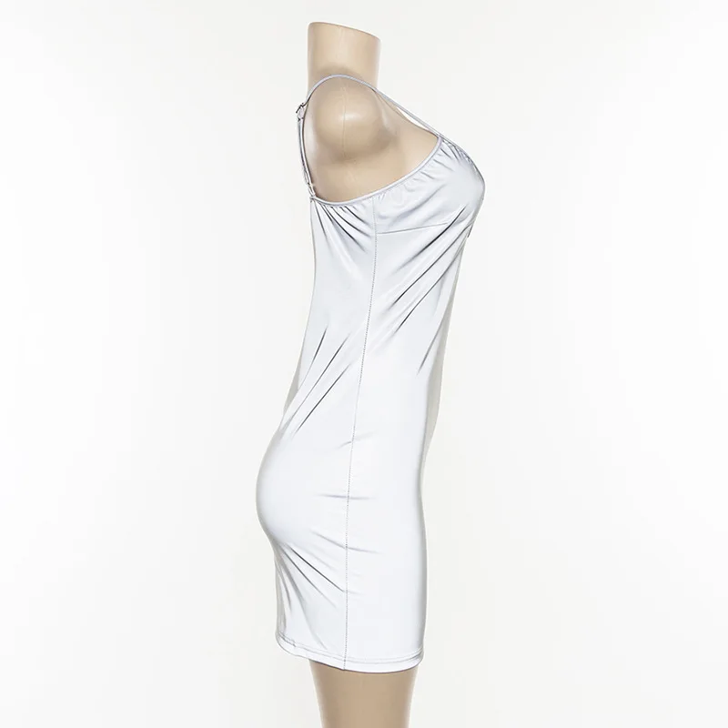 Night Club Noctilucent Women Mini Dress Slim Strap Sliver Shining Female Vestidos V-neck Empire Summer Dress
Night Club Noctilucent Women Mini Dress Slim Strap Sliver Shining Female Vestidos V-neck Empire Summer Dress
