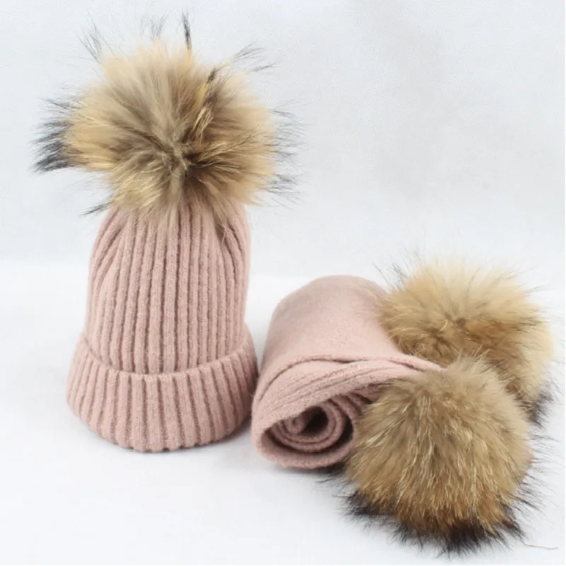 Family Size 2 pieces Warm Wool Hat Scarf Set Real Raccoon Fur Pompom Winter Beanie With Neck Warmer Thick Warm Woolen Fur Cap
Family Size 2 pieces Warm Wool Hat Scarf Set Real Raccoon Fur Pompom Winter Beanie With Neck Warmer Thick Warm Woolen Fur Cap