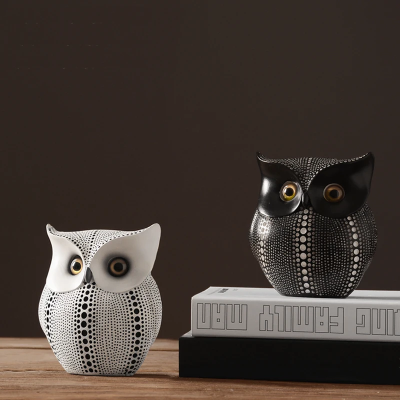 Brief black white owl resin sculpture Personality Art Owl resin Statue Decorative desktop small ornaments
Brief black white owl resin sculpture Personality Art Owl resin Statue Decorative desktop small ornaments