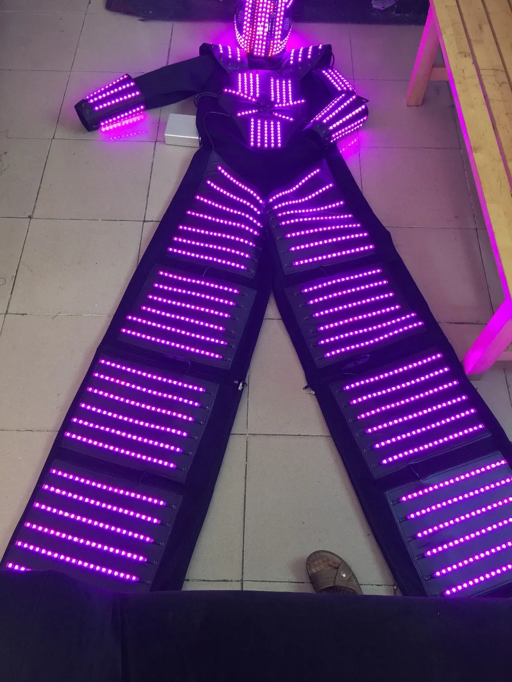 Double side LED Costume /LED stage Clothing/Light suits/ LED Robot suits/ david robot
Double side LED Costume /LED stage Clothing/Light suits/ LED Robot suits/ david robot