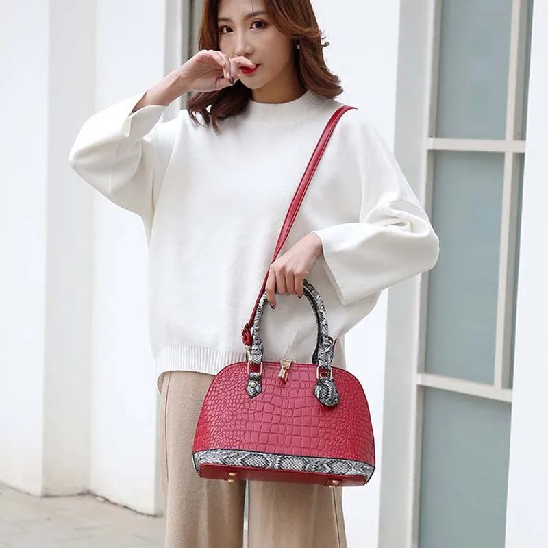 2019 new fashion summer snake pattern shoulder bag casual wild lady handbag ZQH35
2019 new fashion summer snake pattern shoulder bag casual wild lady handbag ZQH35