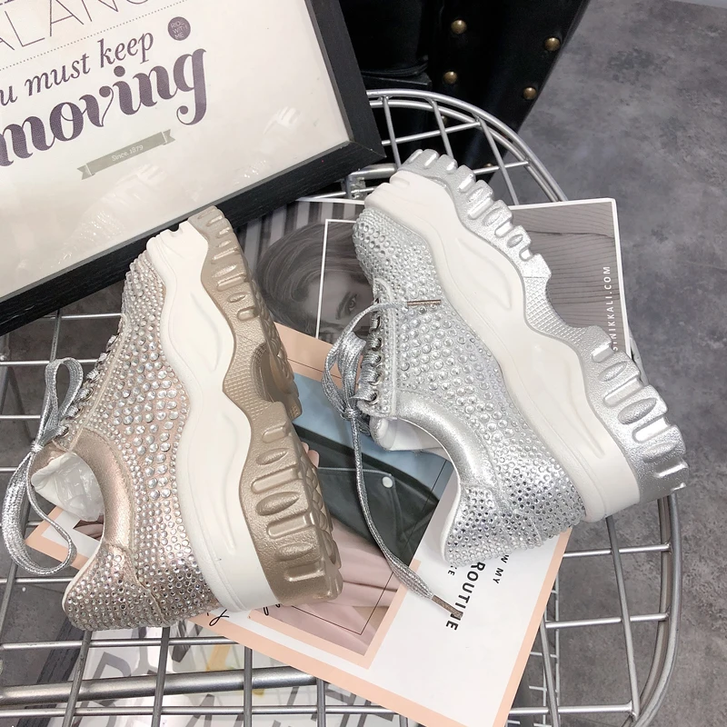 2019 spring rhinestones burst leather running shoes wedge with platform waterproof platform casual shoes women
2019 spring rhinestones burst leather running shoes wedge with platform waterproof platform casual shoes women