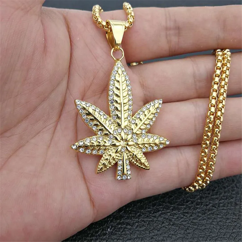 Hip Hop Iced Out Rhinestone Hemp Leaf Pendants Necklaces Gold Color Stainless Steel Necklace For Women/Men Golden Bling Jewelry
Hip Hop Iced Out Rhinestone Hemp Leaf Pendants Necklaces Gold Color Stainless Steel Necklace For Women/Men Golden Bling Jewelry