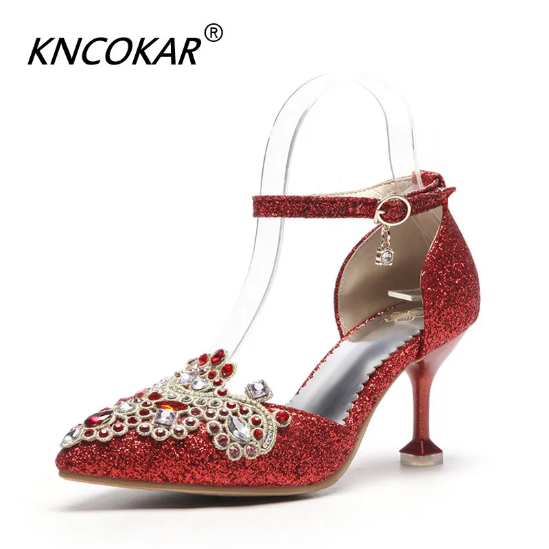 Spring And Summer New Wedding Shoes Fashion Cat Heel High Heel Hollow Diamond Decoration Oversized Size 33-48 Bridal Sandals
Spring And Summer New Wedding Shoes Fashion Cat Heel High Heel Hollow Diamond Decoration Oversized Size 33-48 Bridal Sandals