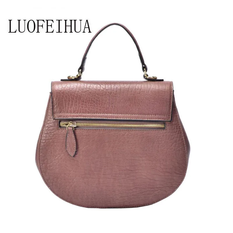 LUOFEIHUA 2020 new Chinese style painted personality small bag shoulder bag female Wild Messenger Bag branded handbag
LUOFEIHUA 2020 new Chinese style painted personality small bag shoulder bag female Wild Messenger Bag branded handbag