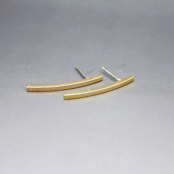 Shuangshuo 2017 New Fashion Summer Style Curved Bar Stud Earrings for Women Simple Bar Earrings Geometric Jeweley Wedding Gifts
Shuangshuo 2017 New Fashion Summer Style Curved Bar Stud Earrings for Women Simple Bar Earrings Geometric Jeweley Wedding Gifts