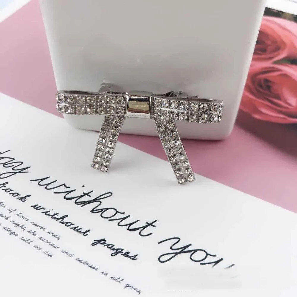2019 Miu Korean fresh air drill bow hairpin crystal super flash cam tail clip Hair Luxury Accessories Tiara Joyas
2019 Miu Korean fresh air drill bow hairpin crystal super flash cam tail clip Hair Luxury Accessories Tiara Joyas