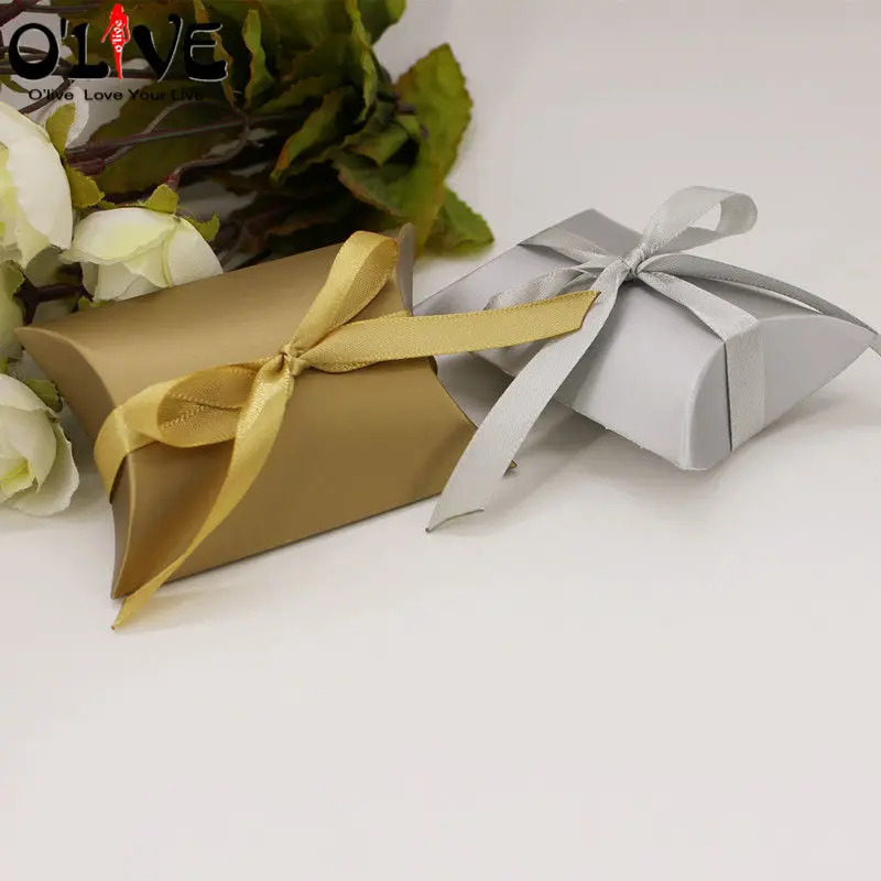 100 Pcs Gift Box Candy Packaging Party Favors Wedding Bonbonniere Gold Silver Paper Box Pillow Chocolate Sugar Party Supplies
100 Pcs Gift Box Candy Packaging Party Favors Wedding Bonbonniere Gold Silver Paper Box Pillow Chocolate Sugar Party Supplies