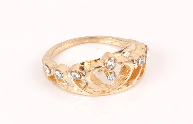 Модное женское кольцо в форме сердца с инкрустацией стразы золотого и