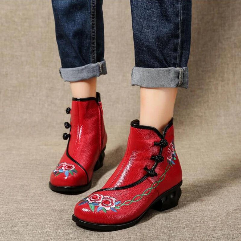 CEYANEAOWoman Genuine Leather Retro boots women Handmade winter shoes Embroidery women's boots Large size mother anklebootse1633
CEYANEAOWoman Genuine Leather Retro boots women Handmade winter shoes Embroidery women's boots Large size mother anklebootse1633