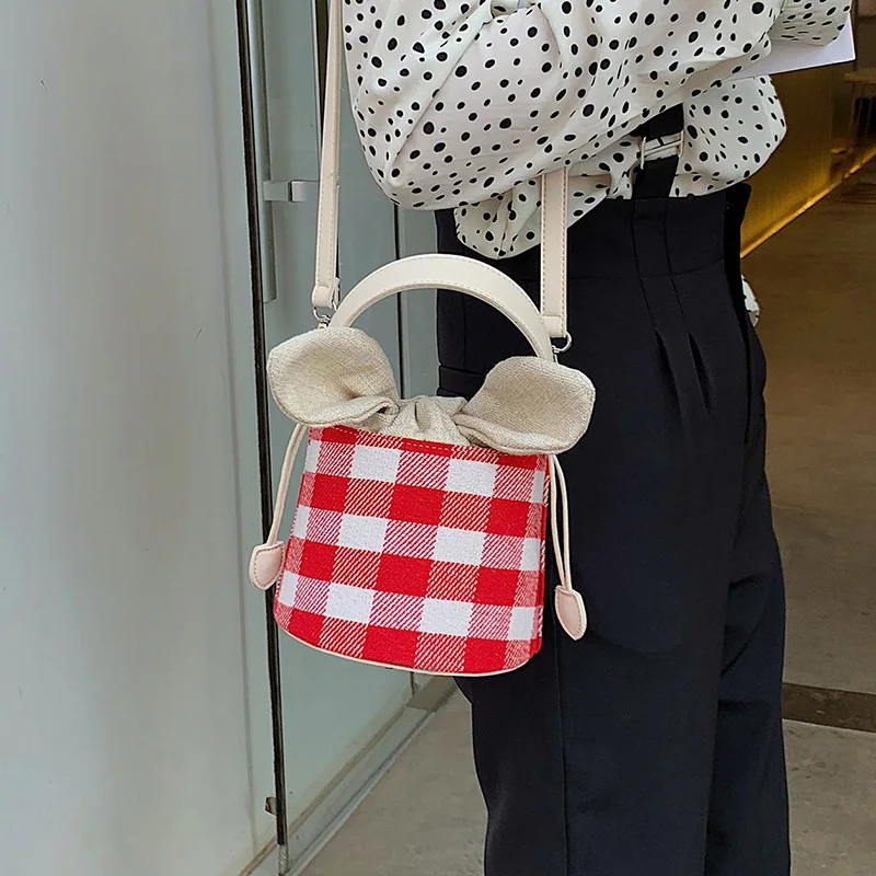 Summer small bag handbags new 2021 Messenger bag cute wild ins shoulder bag portable fashion bucket bag
Summer small bag handbags new 2021 Messenger bag cute wild ins shoulder bag portable fashion bucket bag