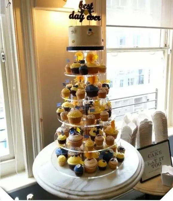 Free Shiping crystal cake stands 7 tier high 15cm acrylic cake stands cake stand wedding
Free Shiping crystal cake stands 7 tier high 15cm acrylic cake stands cake stand wedding