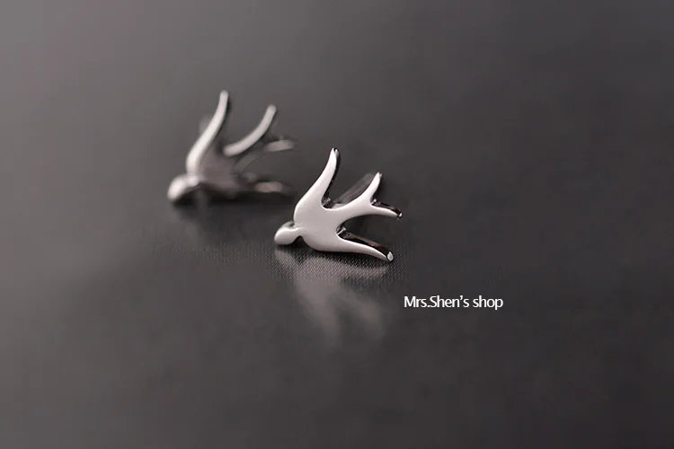 Real 925 Sterling Silver Jewelry For Women Cute Animal Flying Swallow Bird Earring Stud Small Stud Earring For Girls Wholesale
Real 925 Sterling Silver Jewelry For Women Cute Animal Flying Swallow Bird Earring Stud Small Stud Earring For Girls Wholesale