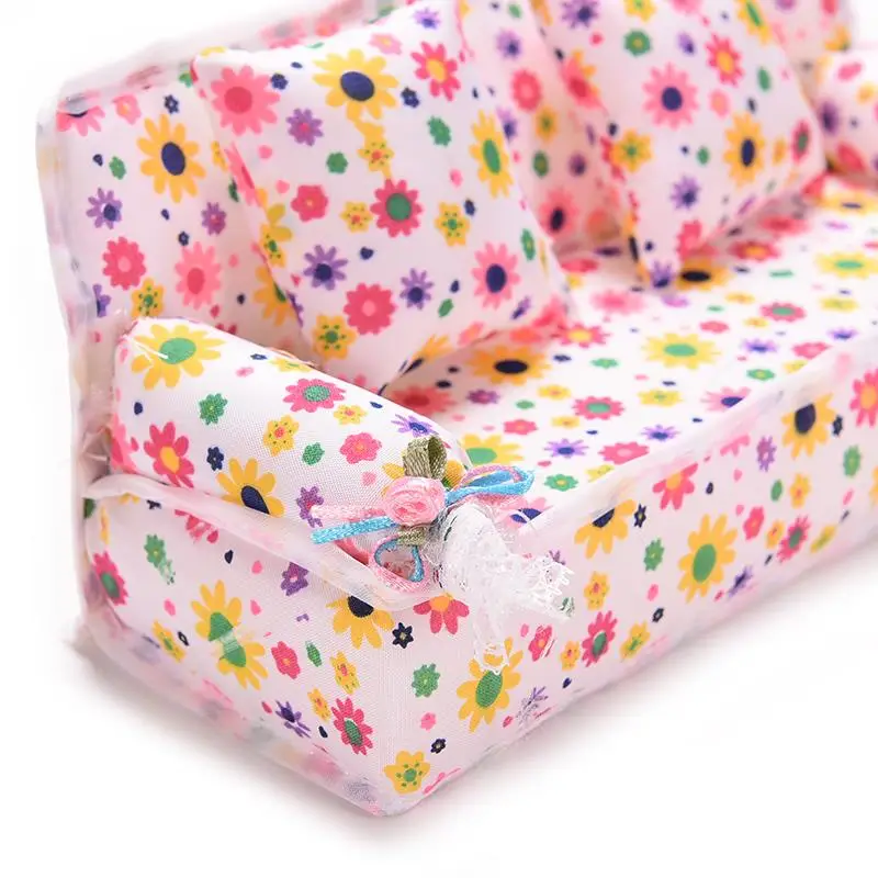 Mini Dollhouse Furniture Flower Cloth Sofa Couch With 2 Full Cushions For Doll House Toys Accessories 1 Set
Mini Dollhouse Furniture Flower Cloth Sofa Couch With 2 Full Cushions For Doll House Toys Accessories 1 Set