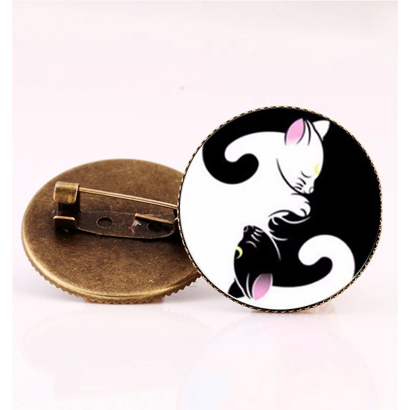 SUTEYI Cute Cat Women Brooches Vintage Animal Picture Round Dome Glass Pins Brooches Pet Jewelry Gifts
SUTEYI Cute Cat Women Brooches Vintage Animal Picture Round Dome Glass Pins Brooches Pet Jewelry Gifts