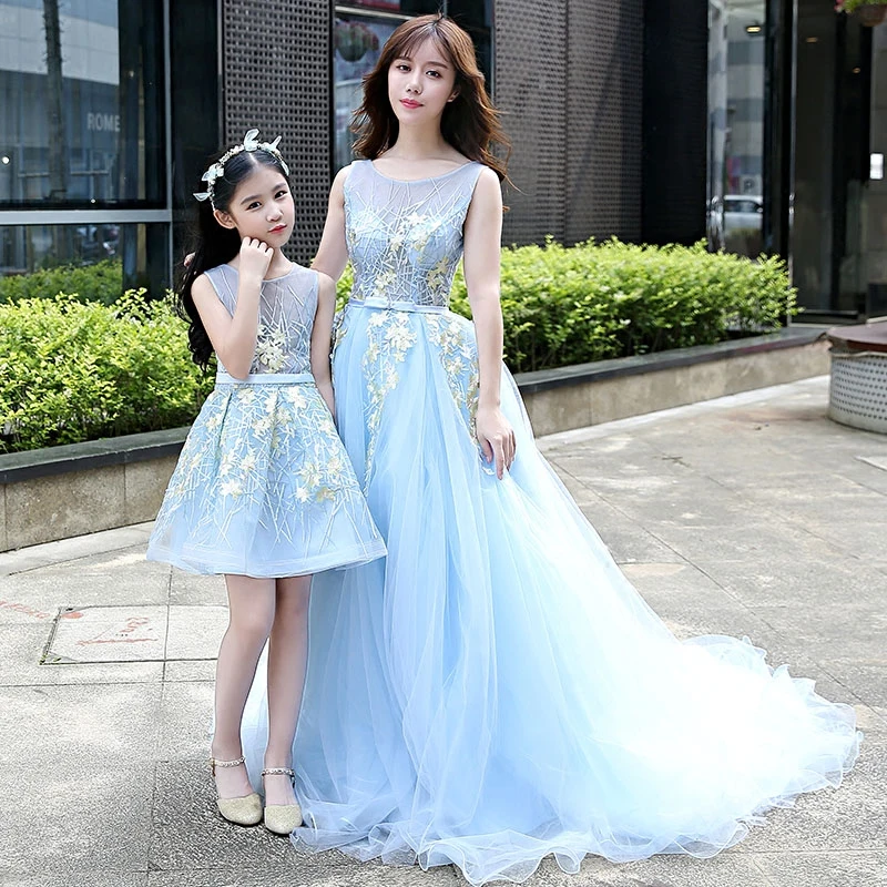 Mama Mother and Daughter Dress Clothes Family Matching Mom Girls Princess Wedding Dress Mummy Baby Clothes Maxi Bridesmaid Dress
Mama Mother and Daughter Dress Clothes Family Matching Mom Girls Princess Wedding Dress Mummy Baby Clothes Maxi Bridesmaid Dress
