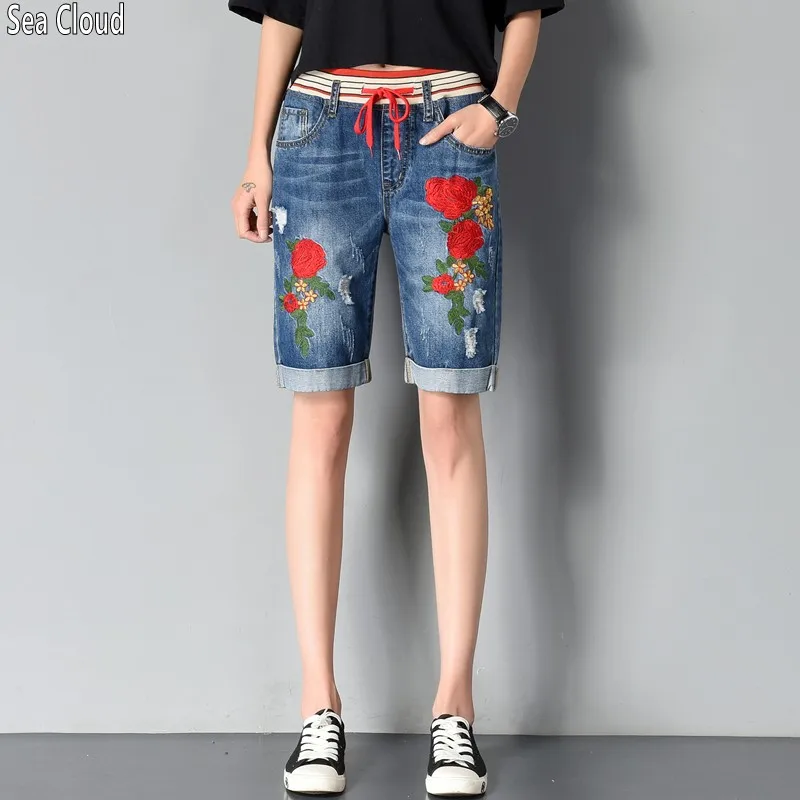 82 Free shipping Elastic waist hole denim short trousers female loose summer leisure shorts embroidered flowers jeans
82 Free shipping Elastic waist hole denim short trousers female loose summer leisure shorts embroidered flowers jeans