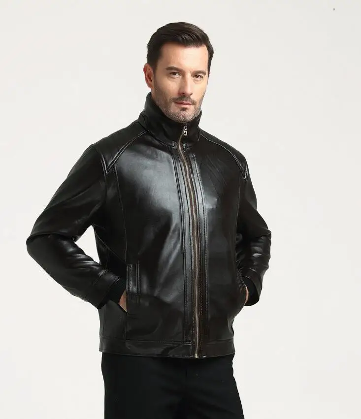 For middle-aged and elderly people in autumn and winter, suede and high-quality PU outerwear are men's winter leather coats.
For middle-aged and elderly people in autumn and winter, suede and high-quality PU outerwear are men's winter leather coats.