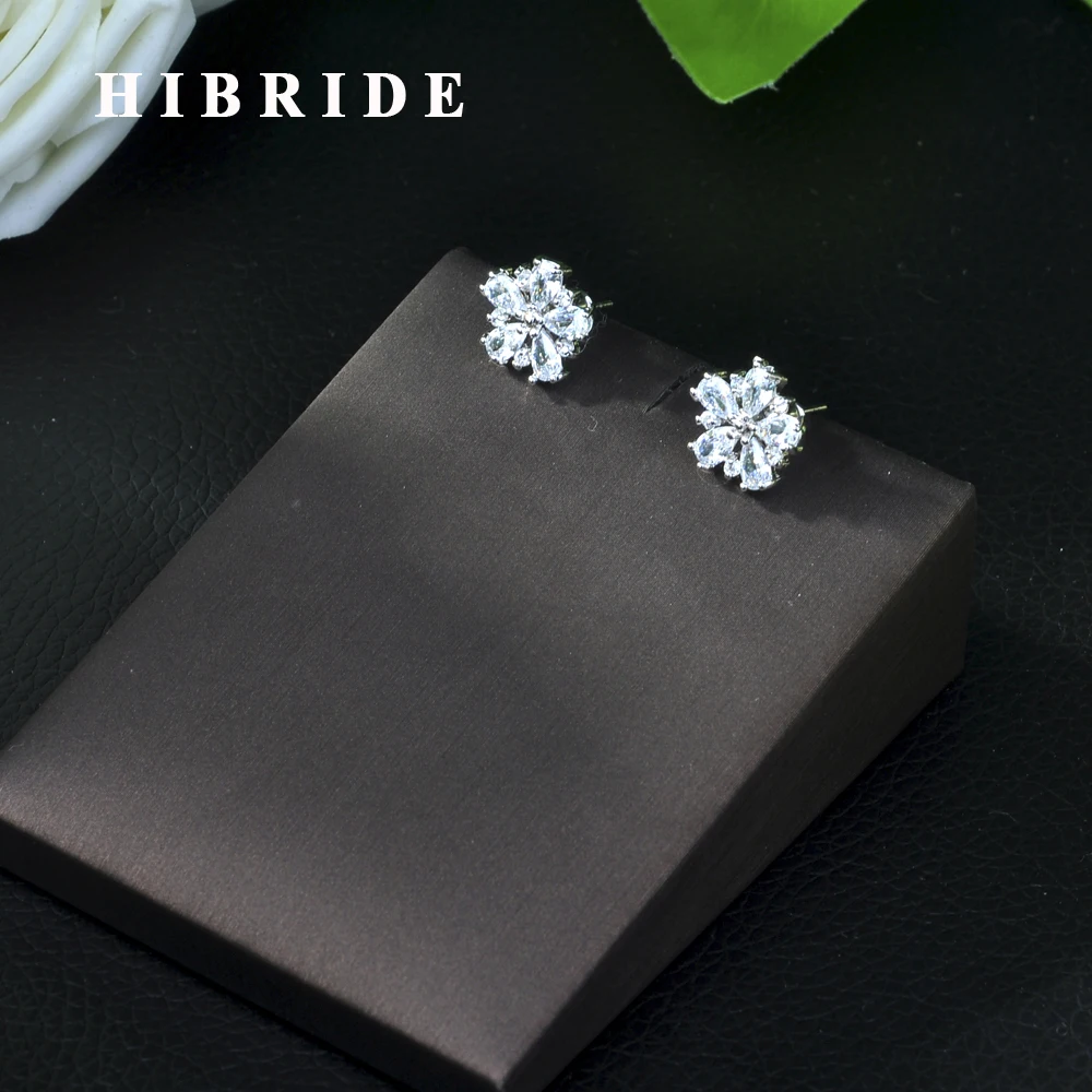 HIBRIDE Design Right And Left Asymmetric Design New Fashion Brand Big Cubic Zirconia Ear Stud Flower Earrings For Women E-221
HIBRIDE Design Right And Left Asymmetric Design New Fashion Brand Big Cubic Zirconia Ear Stud Flower Earrings For Women E-221