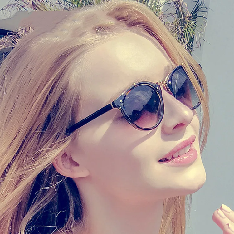 ZXWLYXGX New Fashion Sunglasses Women Men Brand Wholesale Eyewear Retro Women Sun Glasses Oculos Feminino UV400
ZXWLYXGX New Fashion Sunglasses Women Men Brand Wholesale Eyewear Retro Women Sun Glasses Oculos Feminino UV400