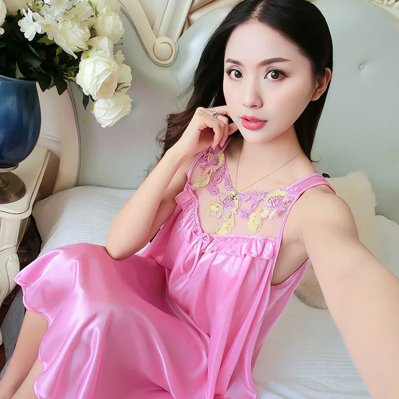 2018 Ladies Sexy Nightdress Lace V-neck Satin Nightgown Spring And Summer Ice Silk Sling Thin Section Nightdress
2018 Ladies Sexy Nightdress Lace V-neck Satin Nightgown Spring And Summer Ice Silk Sling Thin Section Nightdress