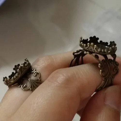 Wholesale 100pcs Brass Antique bronze Cronw Flower Pattern Ring Settings 15mm Adjustable Finger Ring Cameo base setting
Wholesale 100pcs Brass Antique bronze Cronw Flower Pattern Ring Settings 15mm Adjustable Finger Ring Cameo base setting