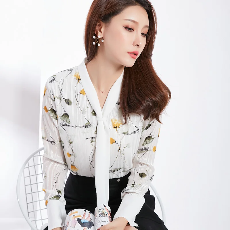 2019 Spring new original design elegant chiffon shirt women streamers silver line chiffon shirts lady brand fashion shirt girls
2019 Spring new original design elegant chiffon shirt women streamers silver line chiffon shirts lady brand fashion shirt girls