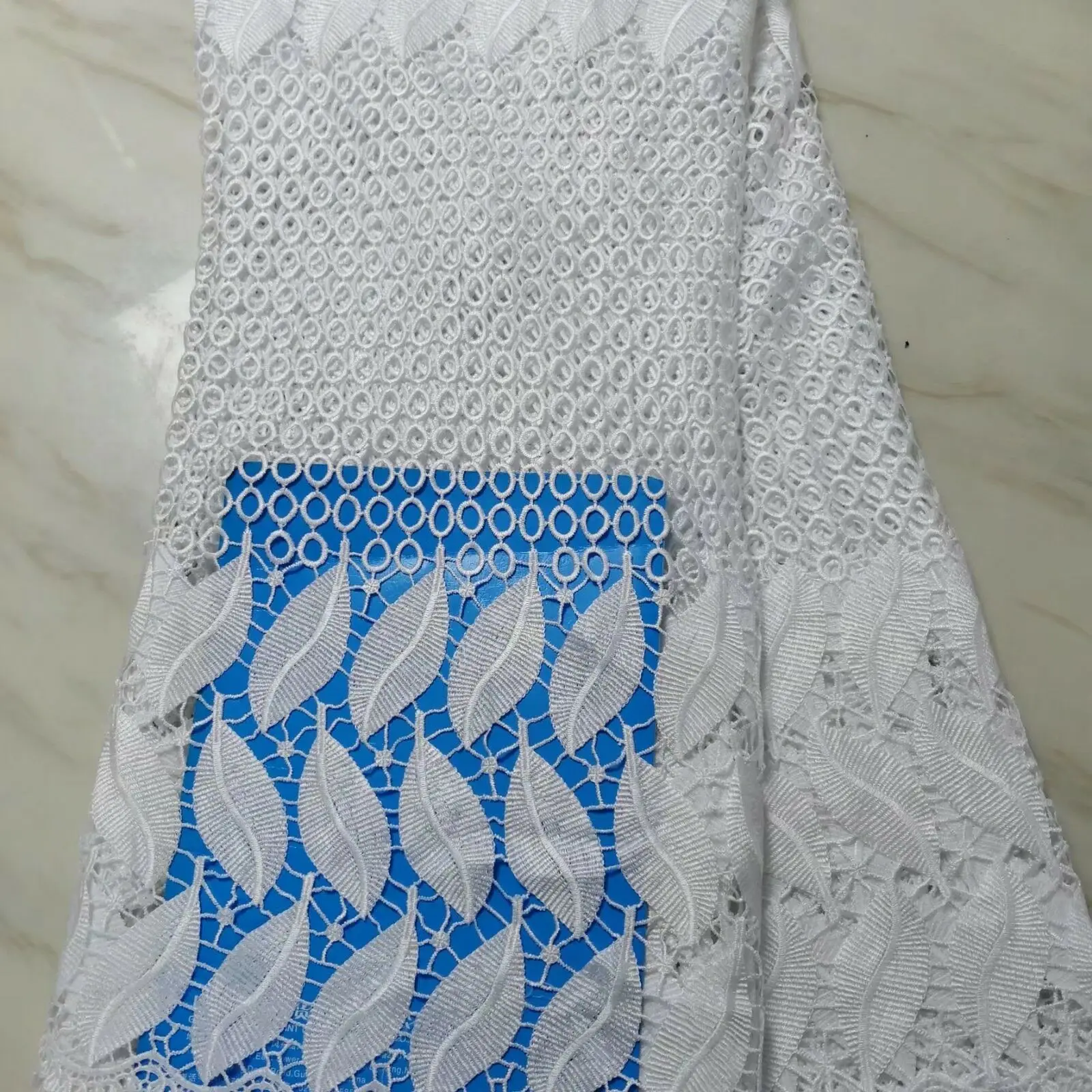 Hot Sale Guipure Lace Fabric Pure White Nigeria Lace Fabric High Quality African Cord Lace Fabric For Wedding Party PLS63
Hot Sale Guipure Lace Fabric Pure White Nigeria Lace Fabric High Quality African Cord Lace Fabric For Wedding Party PLS63