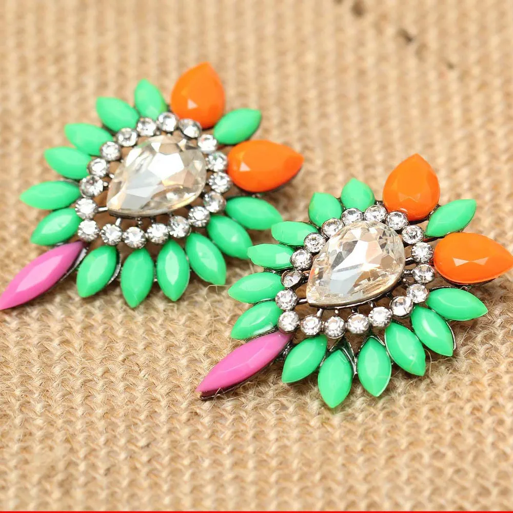 Women's fashion big Colorful earrings New arrival brand sweet metal with gems stud crystal earring for women girls
Women's fashion big Colorful earrings New arrival brand sweet metal with gems stud crystal earring for women girls