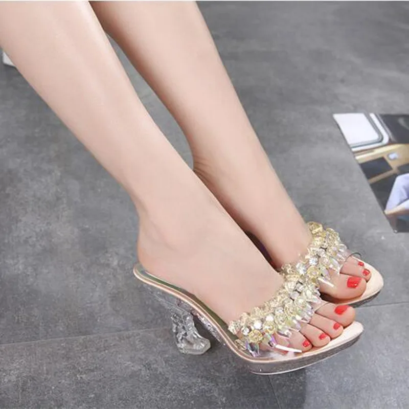 Elegant Rhinestone Women Slippers 2019 New Summer Fashion Sandals Women PU Leather Shoes Woman Non-slip High Heels Women Sandals
Elegant Rhinestone Women Slippers 2019 New Summer Fashion Sandals Women PU Leather Shoes Woman Non-slip High Heels Women Sandals