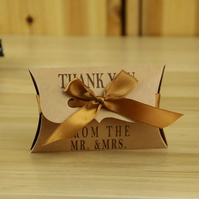 100Pcs/lot Pillow Paper Candy Box Wedding Gift for Guests Thank Gifts Boxes for Party Favors New Year Christmas Decoration
100Pcs/lot Pillow Paper Candy Box Wedding Gift for Guests Thank Gifts Boxes for Party Favors New Year Christmas Decoration