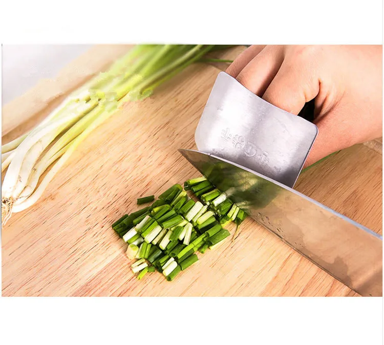 1PC Personalized Design Stainless Steel Finger Hand Guard Finger Protector Knife Slice Chop Safe Slice Cooking Tools OK 0498
1PC Personalized Design Stainless Steel Finger Hand Guard Finger Protector Knife Slice Chop Safe Slice Cooking Tools OK 0498