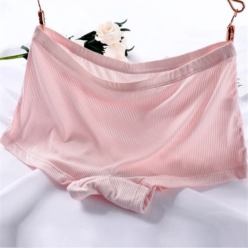 3 color Womens Breathable Safety Short Pants Hot Sale Ice Silky Seamless Mid-Rise Cotton crotch Girls' summer Necessary shorts
3 color Womens Breathable Safety Short Pants Hot Sale Ice Silky Seamless Mid-Rise Cotton crotch Girls' summer Necessary shorts