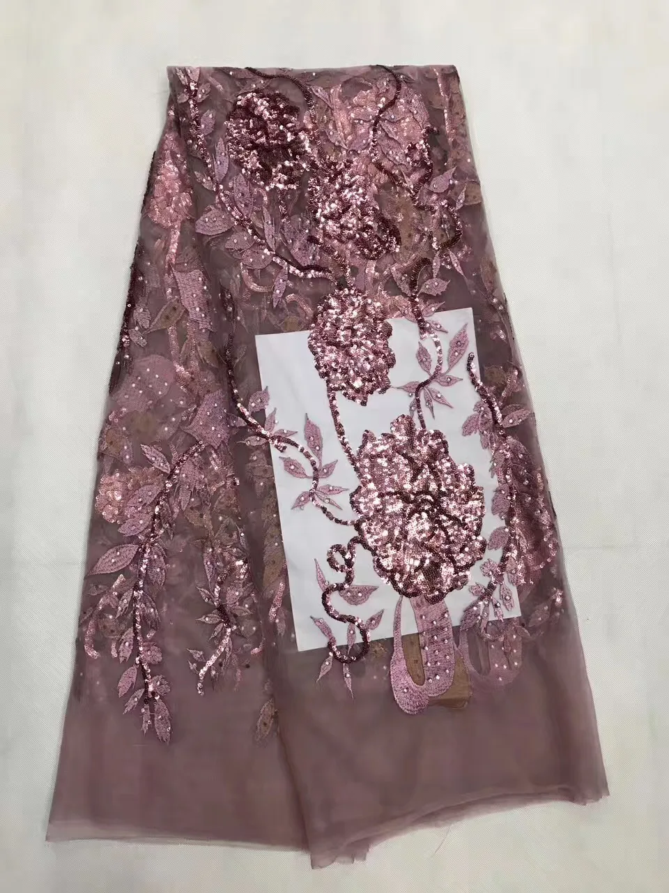 Sequined Embroidered Mesh Tulle Lace Fabric African Women Wedding Evening Dress Fabric New Nigeria Sequins Swiss Voile Lace JL00
Sequined Embroidered Mesh Tulle Lace Fabric African Women Wedding Evening Dress Fabric New Nigeria Sequins Swiss Voile Lace JL00