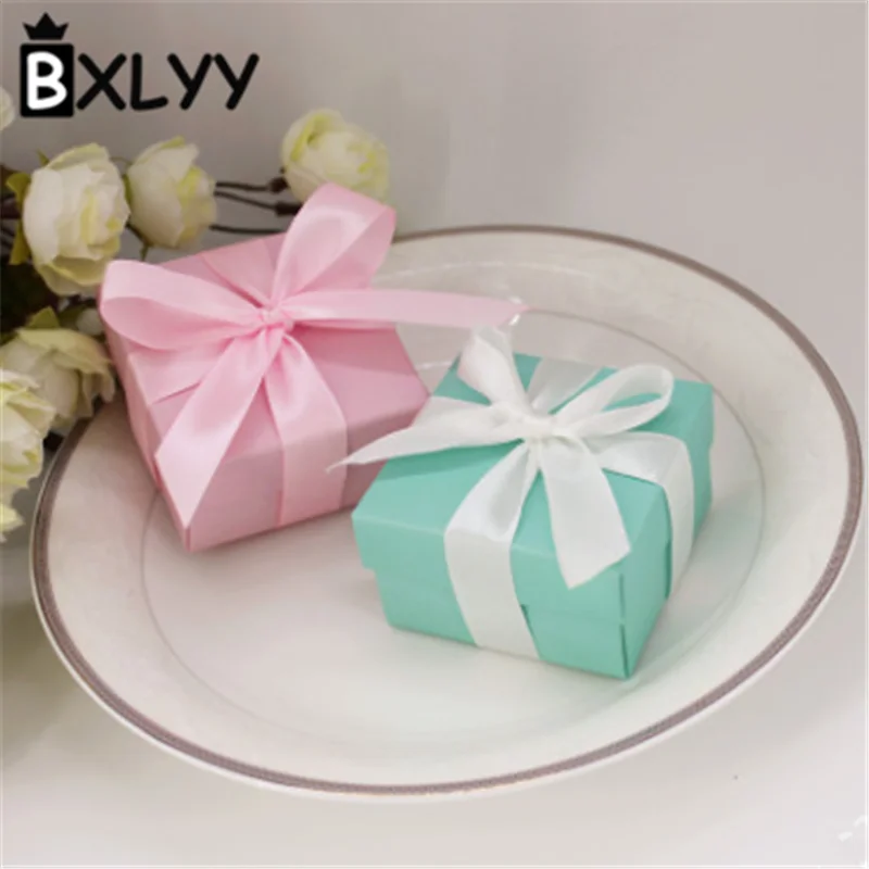 BXLYY 5pc folding candy box 6.5 * 6.5 * 3.8cm jewelry box wedding gifts for guests baby shower Christmas new Year decoration.8z
BXLYY 5pc folding candy box 6.5 * 6.5 * 3.8cm jewelry box wedding gifts for guests baby shower Christmas new Year decoration.8z