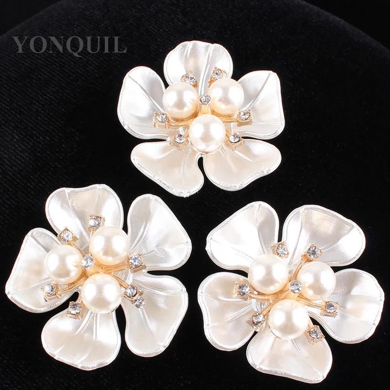 New 40*42MM Fashion Brand Rhinestones Peals Flower Brooch Pins Silver Color Plated Crystal For Women In Assorted 10PCS/LOT
New 40*42MM Fashion Brand Rhinestones Peals Flower Brooch Pins Silver Color Plated Crystal For Women In Assorted 10PCS/LOT