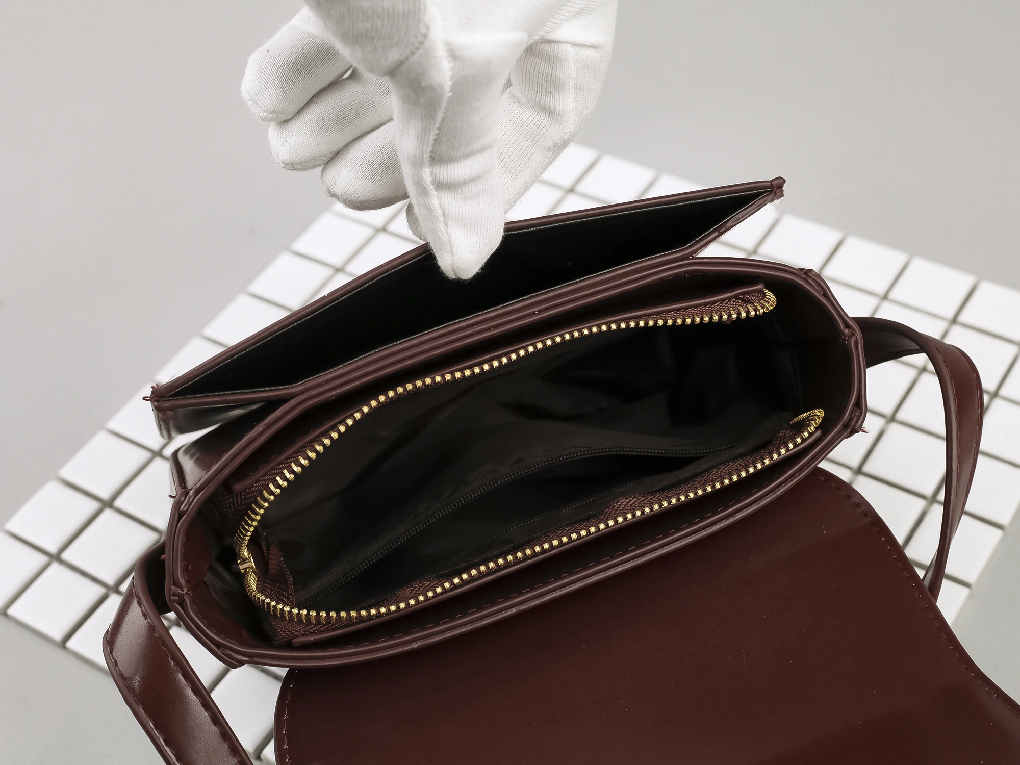 Korean Fashion Chain Shoulder Bag Messenger Crossbody Coin Tote Bag Purse Small Square Bags Simple Ladies PU
Korean Fashion Chain Shoulder Bag Messenger Crossbody Coin Tote Bag Purse Small Square Bags Simple Ladies PU